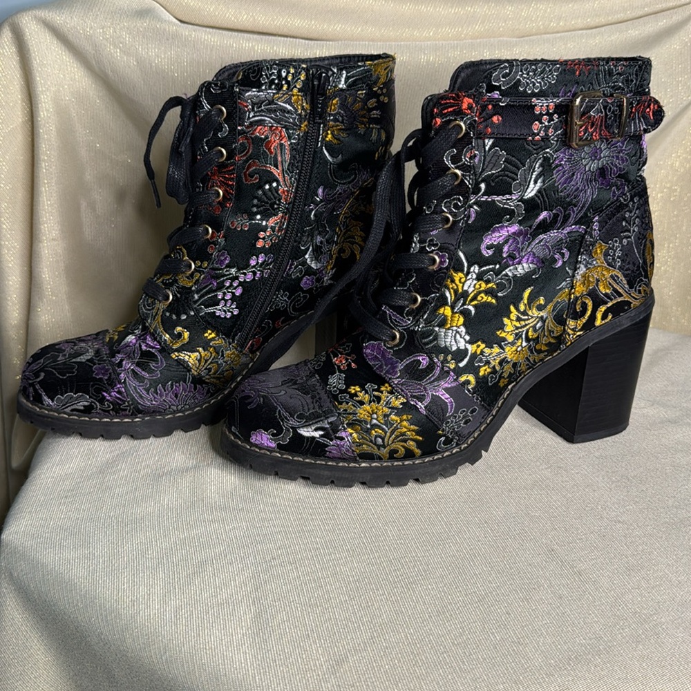 Diba BEAUTIFUL embroidered boot 10